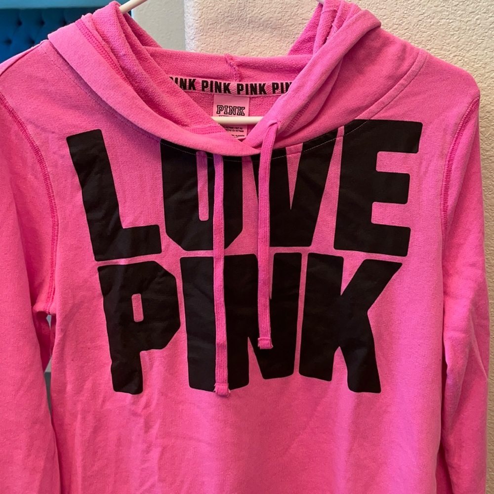 PINK hooded sweater! In excellent condition!